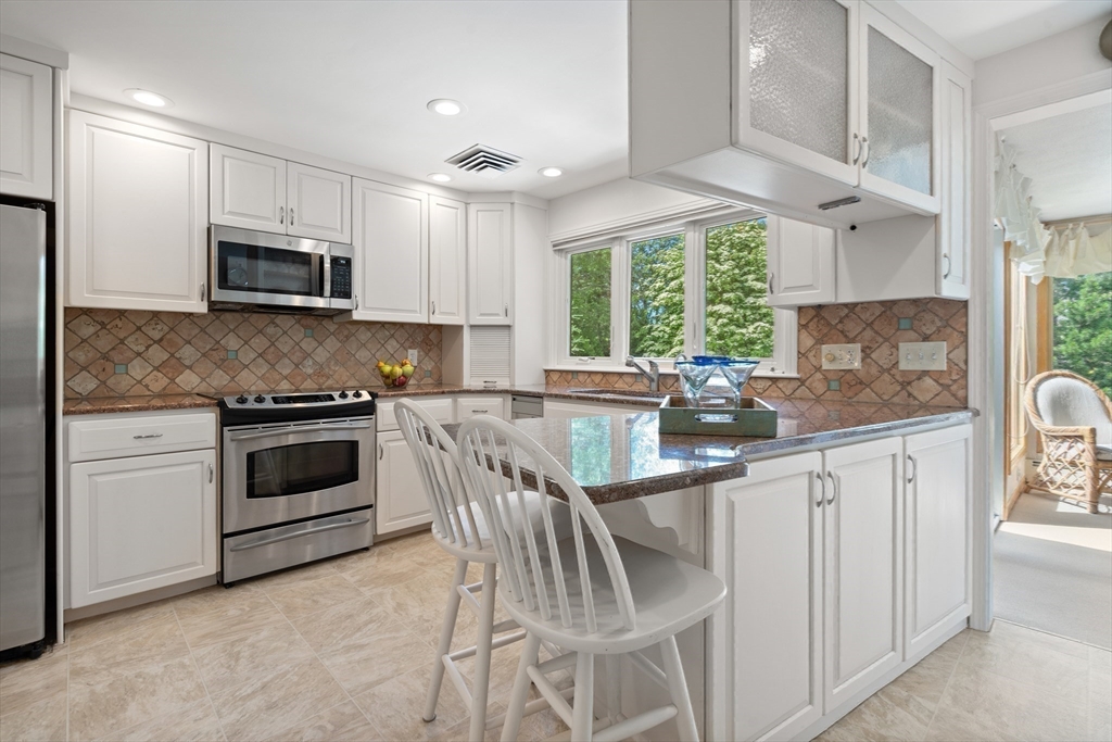 4 Gerald Road Marblehead, MA 01945 - Photo 12 of 42