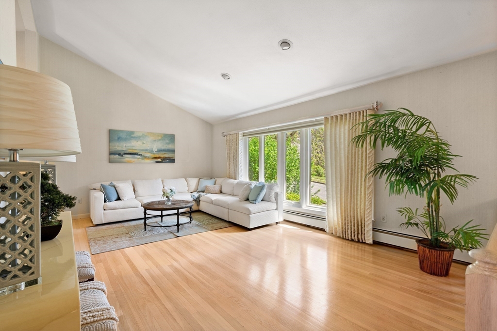 4 Gerald Road Marblehead, MA 01945 - Photo 5 of 42