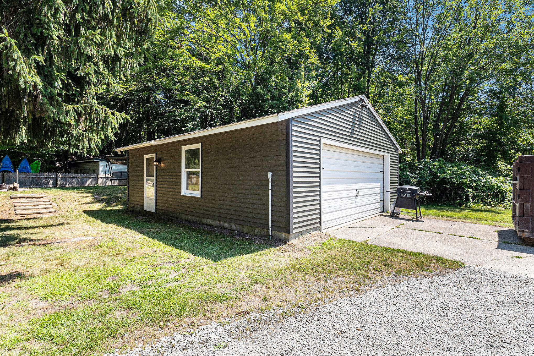 258 North Buys Road Muskegon, MI 49445 - Photo 3 of 31 1000035421