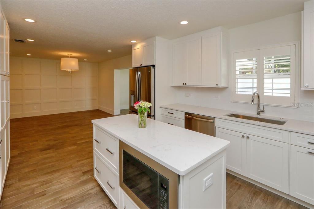 4307 West Roland Street Tampa, FL 33609 - Photo 13 of 26