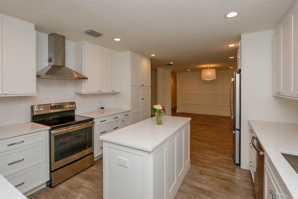 4307 West Roland Street Tampa, FL 33609 - Photo 15 of 26