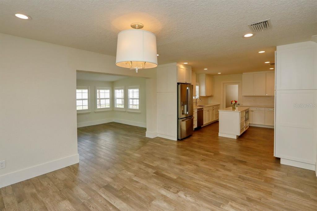 4307 West Roland Street Tampa, FL 33609 - Photo 9 of 26