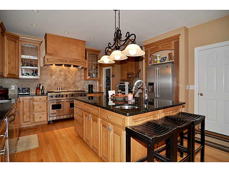 93 Clark Road Smithfield, RI 02917 - Photo 5 of 25 Kitchen.