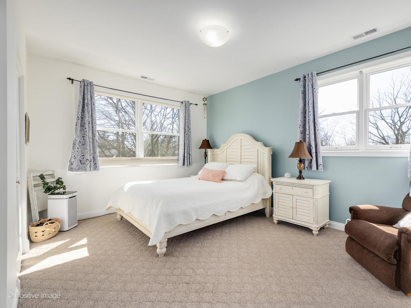 1607 East Indiana Street Wheaton, IL 60187 - Photo 21 of 31 a bedroom with a bed and a couch