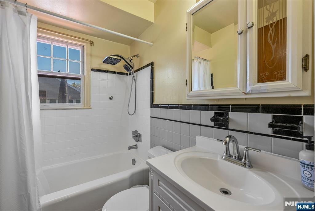 28 William Street Rochelle Park, NJ 07662 - Photo 12 of 31