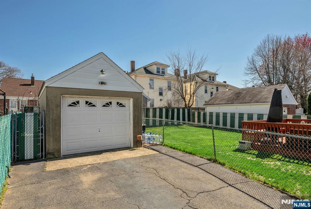 28 William Street Rochelle Park, NJ 07662 - Photo 27 of 31