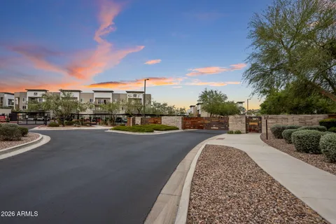 $925,000 | 6610 East Marisa Lane, Phoenix, AZ 85054