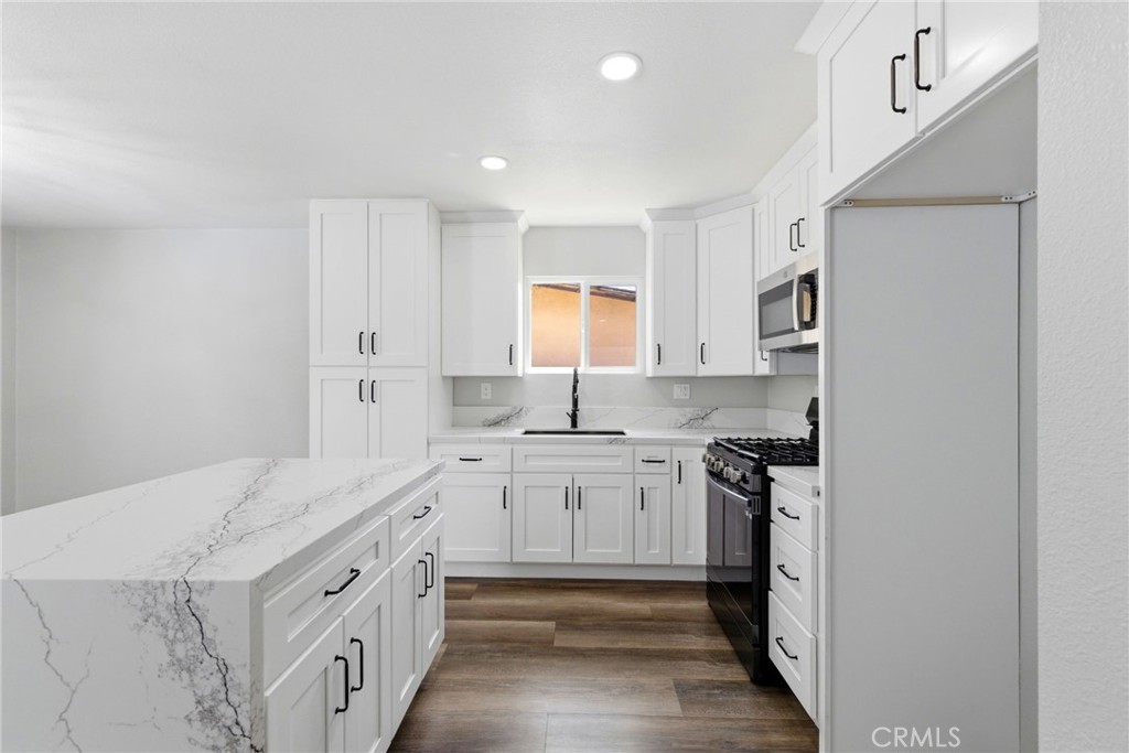600 June Street Rialto, CA 92376 - Photo 11 of 46
