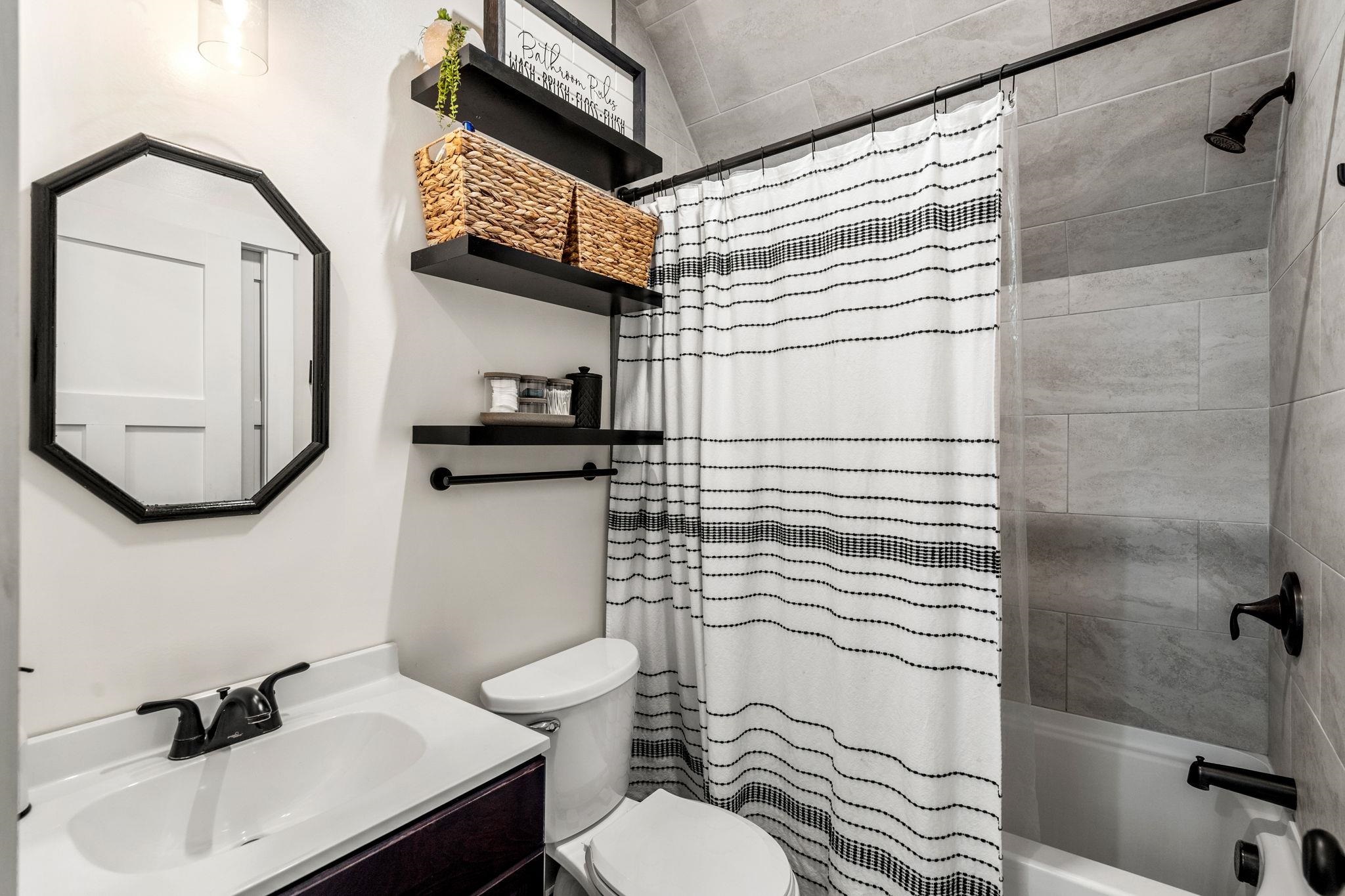 10 School Street Epping, NH 03042 - Photo 14 of 30