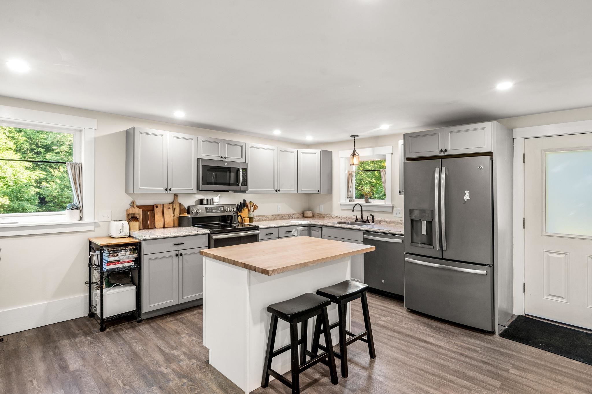 10 School Street Epping, NH 03042 - Photo 25 of 30