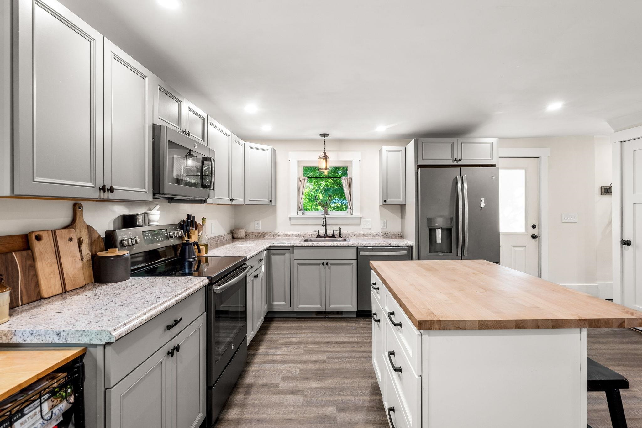 10 School Street Epping, NH 03042 - Photo 26 of 30