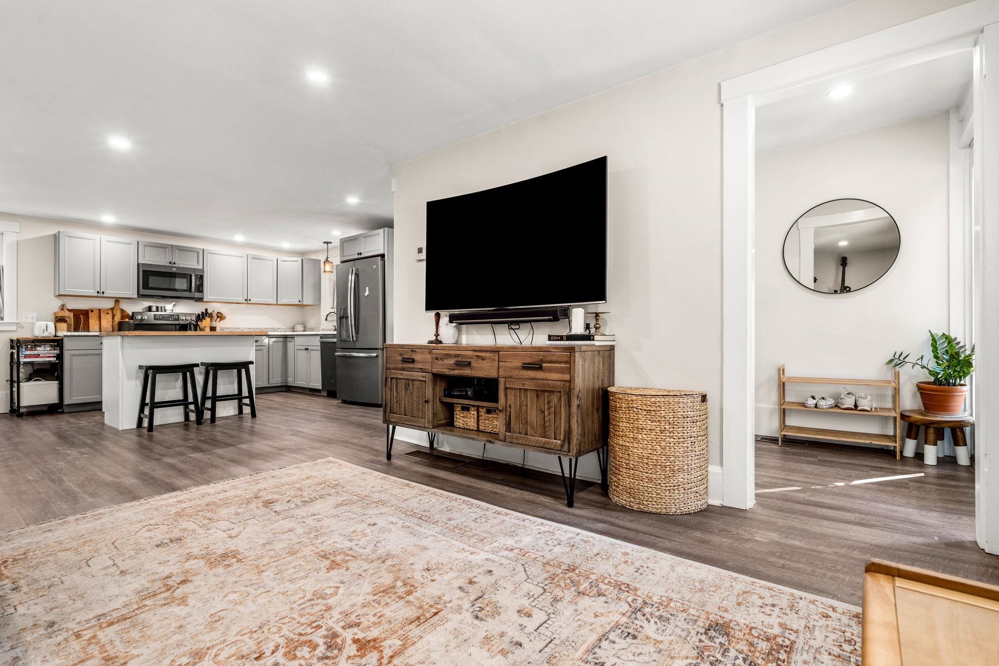 10 School Street Epping, NH 03042 - Photo 4 of 30