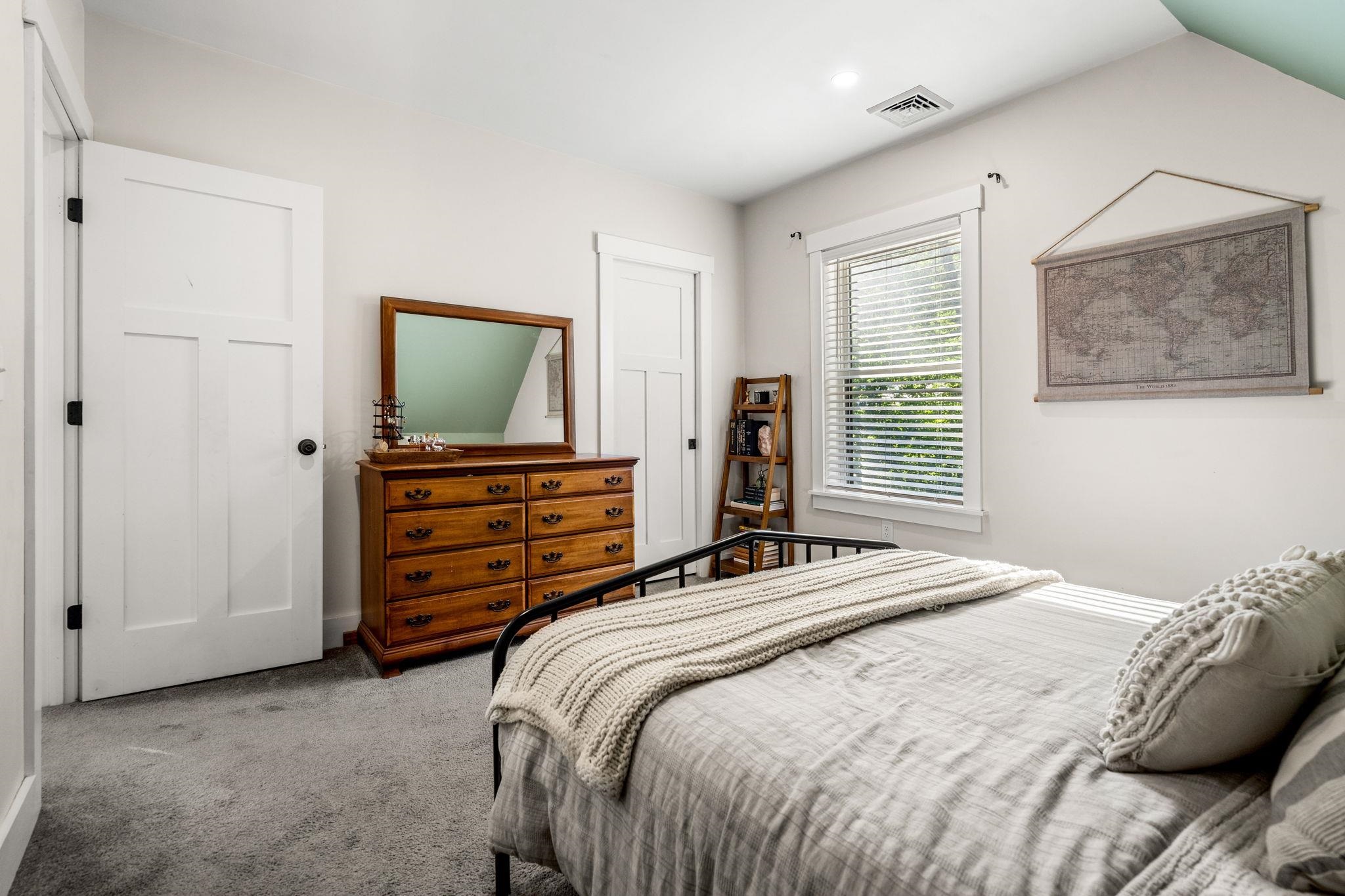 10 School Street Epping, NH 03042 - Photo 8 of 30