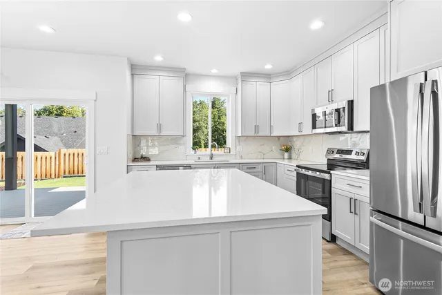 $645,000 | 2832 Hazelwood Drive, Blaine, WA 98230