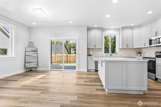 $645,000 | 2832 Hazelwood Drive, Blaine, WA 98230