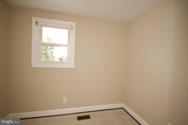 8320 Bletzer Road Baltimore, MD 21222 - Photo 17 of 24 Interior (General)