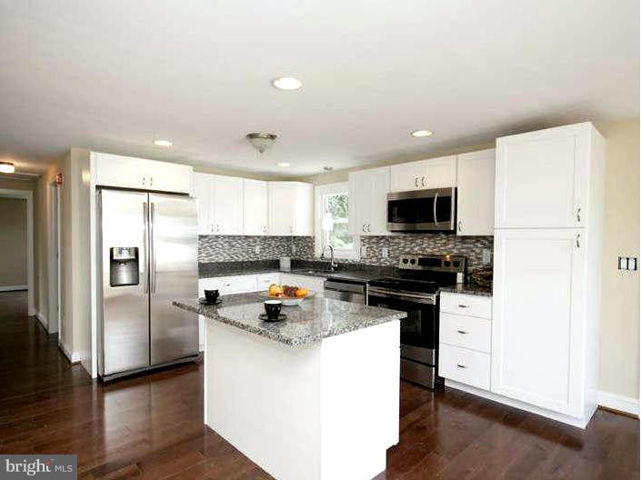 8320 Bletzer Road Baltimore, MD 21222 - Photo 3 of 24 Kitchen
