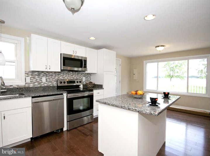 8320 Bletzer Road Baltimore, MD 21222 - Photo 4 of 24 Kitchen