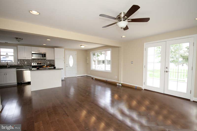 8320 Bletzer Road Baltimore, MD 21222 - Photo 5 of 24 Interior (General)