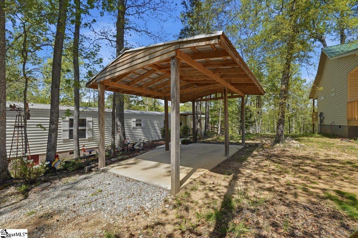 27 Widewater Court Iva, SC 29655 - Photo 3 of 21