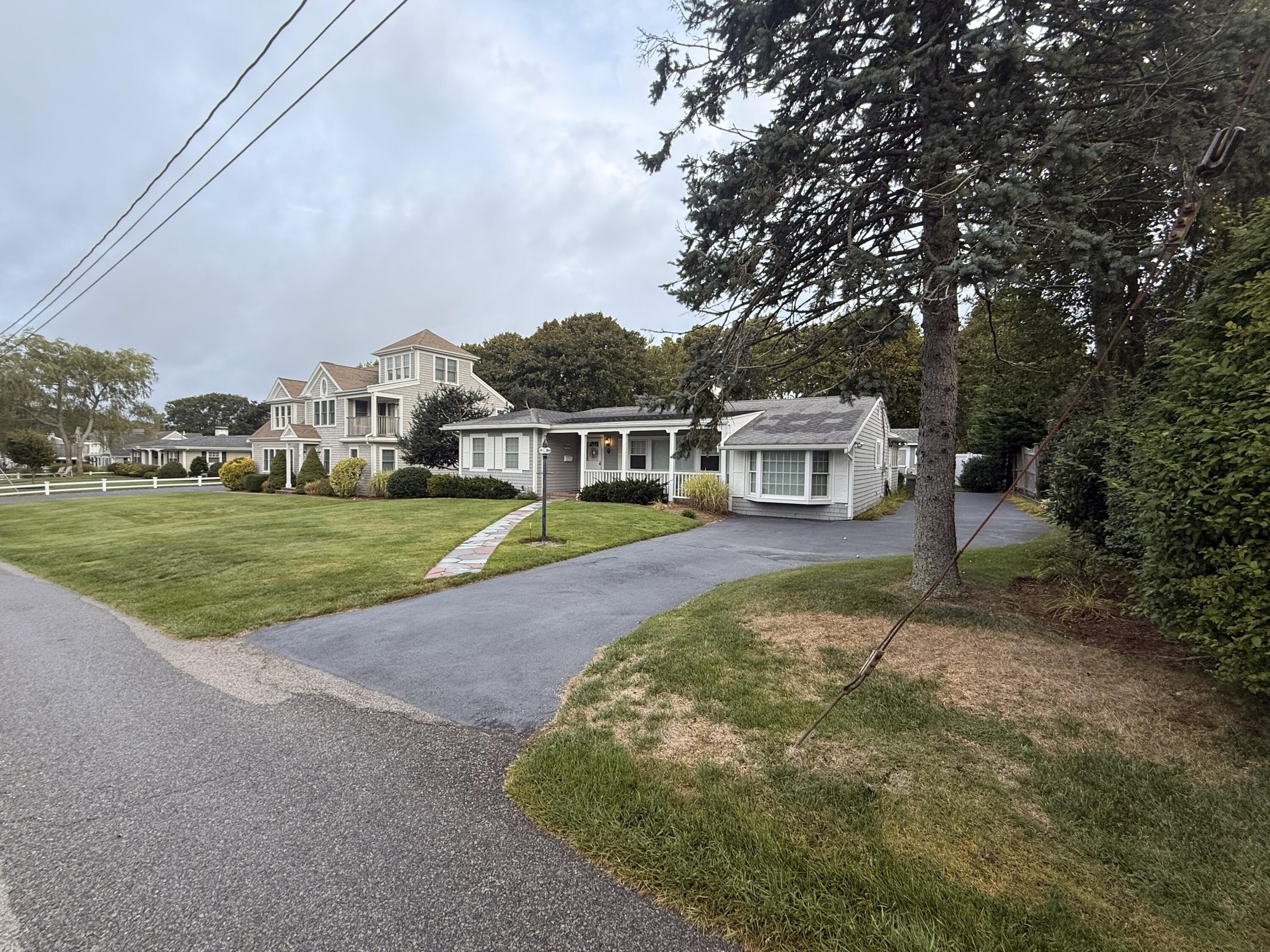 40 Studley Road Hyannis, MA 02601 - Photo 2 of 19 IMG_6953