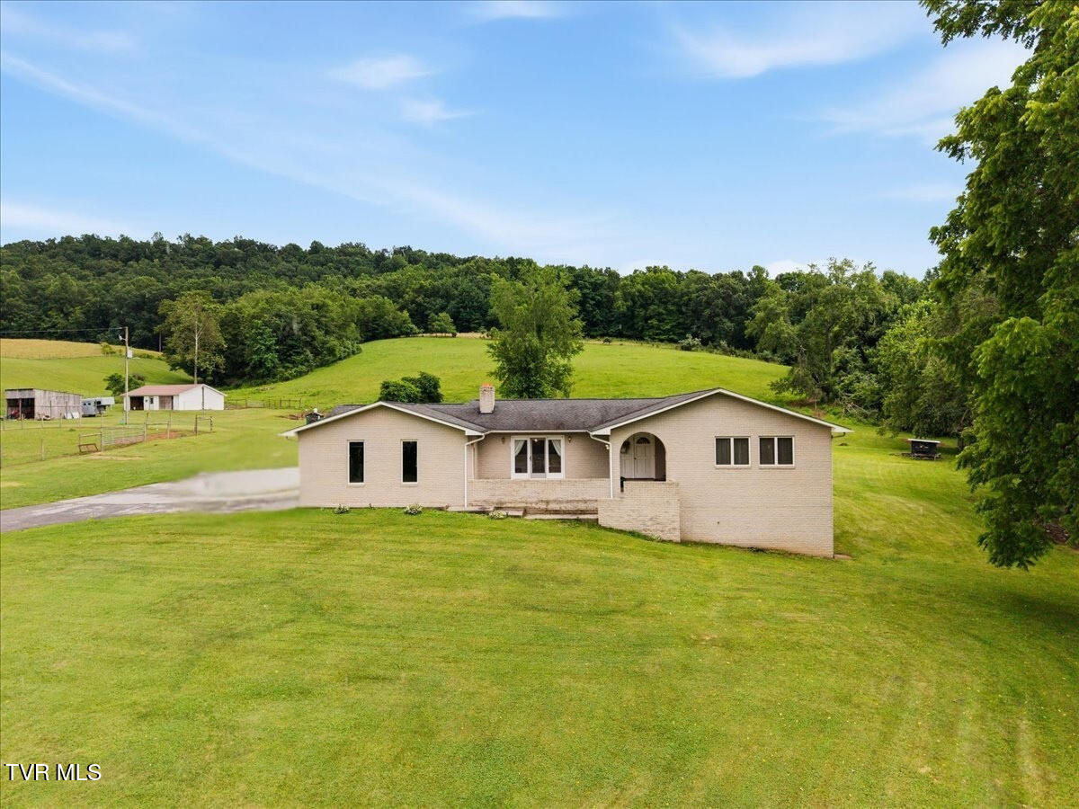 122 South Fork Road Marion, VA 24354 - Photo 4 of 70 c40b741a-888f-4f34-8b25-f309653a5b89
