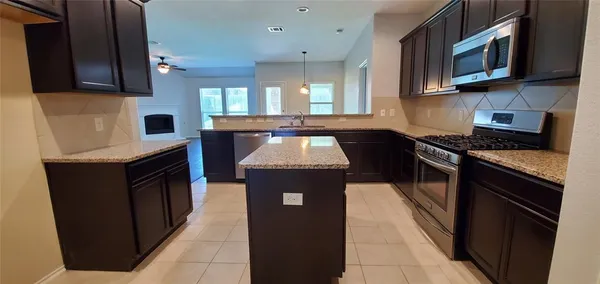 $2,400 | 929 Lake Woodland Drive, Little Elm, TX 75068