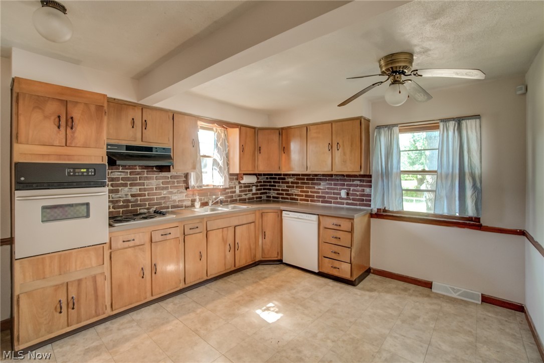 16320 Corkhill Road Maple Heights, OH 44137 - Photo 7 of 27
