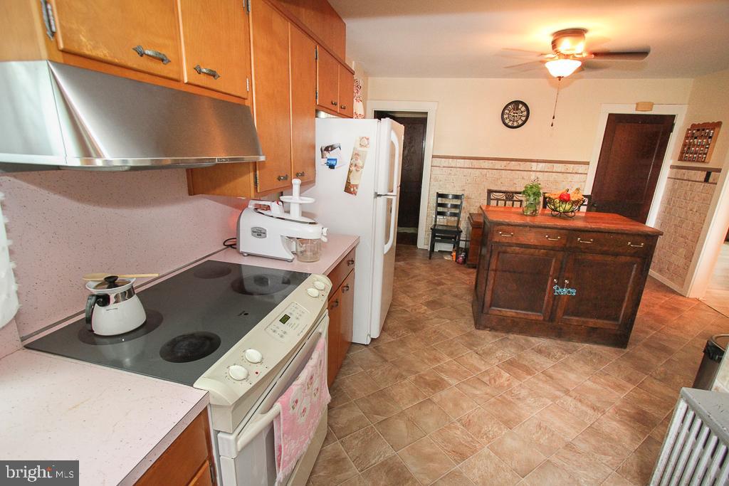 54 Covered Bridge Road Oley, PA 19547 - Photo 8 of 29 Gallery Image 8