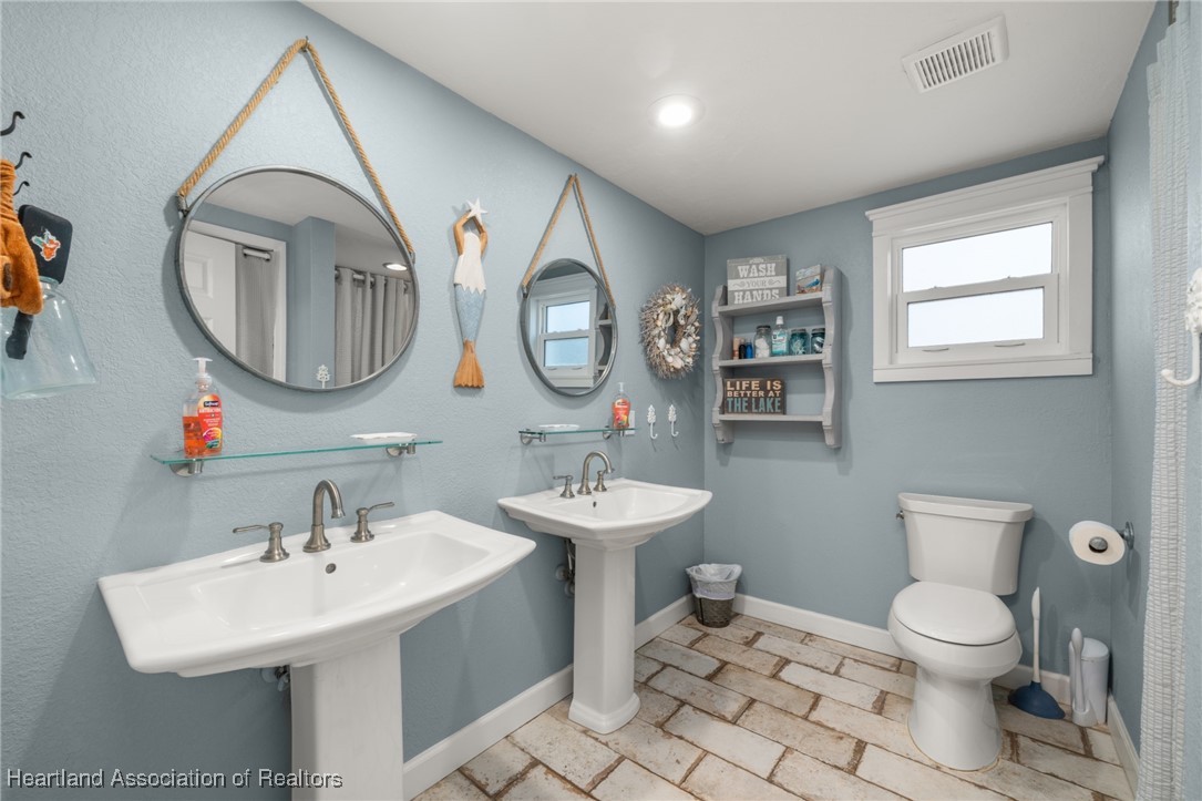 59 Twin Lakes Road Lake Placid, FL 33852 - Photo 29 of 45 Bathroom 3