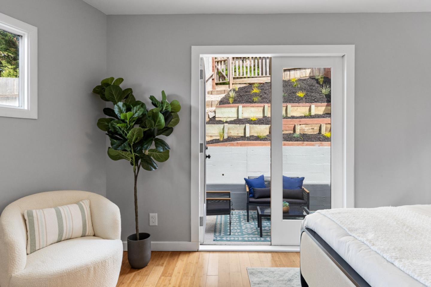 401 Monterey Road Pacifica, CA 94044 - Photo 25 of 39 a living room with furniture flowerpot and window