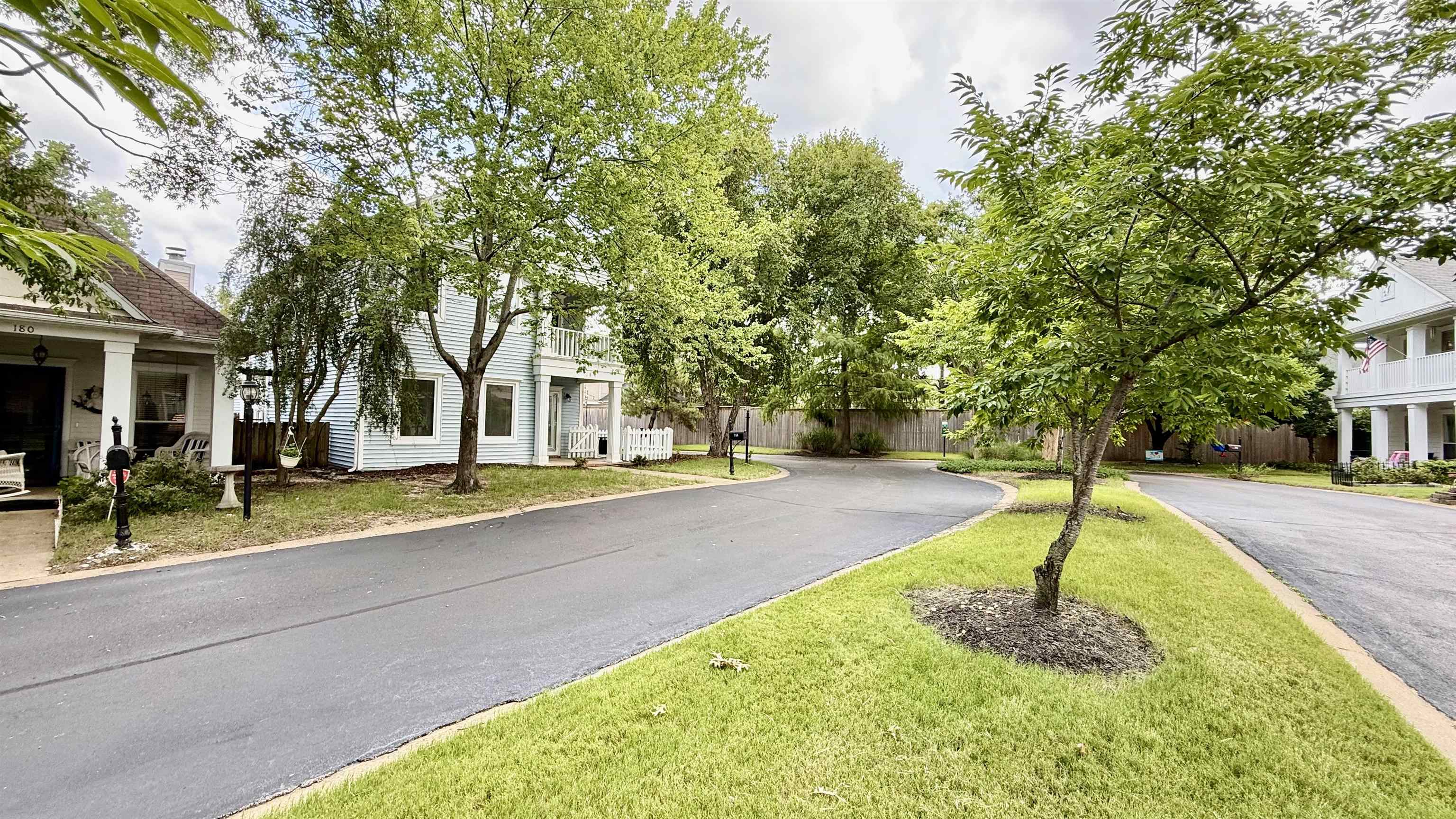 184 Marrakesh Circle Memphis, TN 38103 - Photo 34 of 34 a house with trees in the background