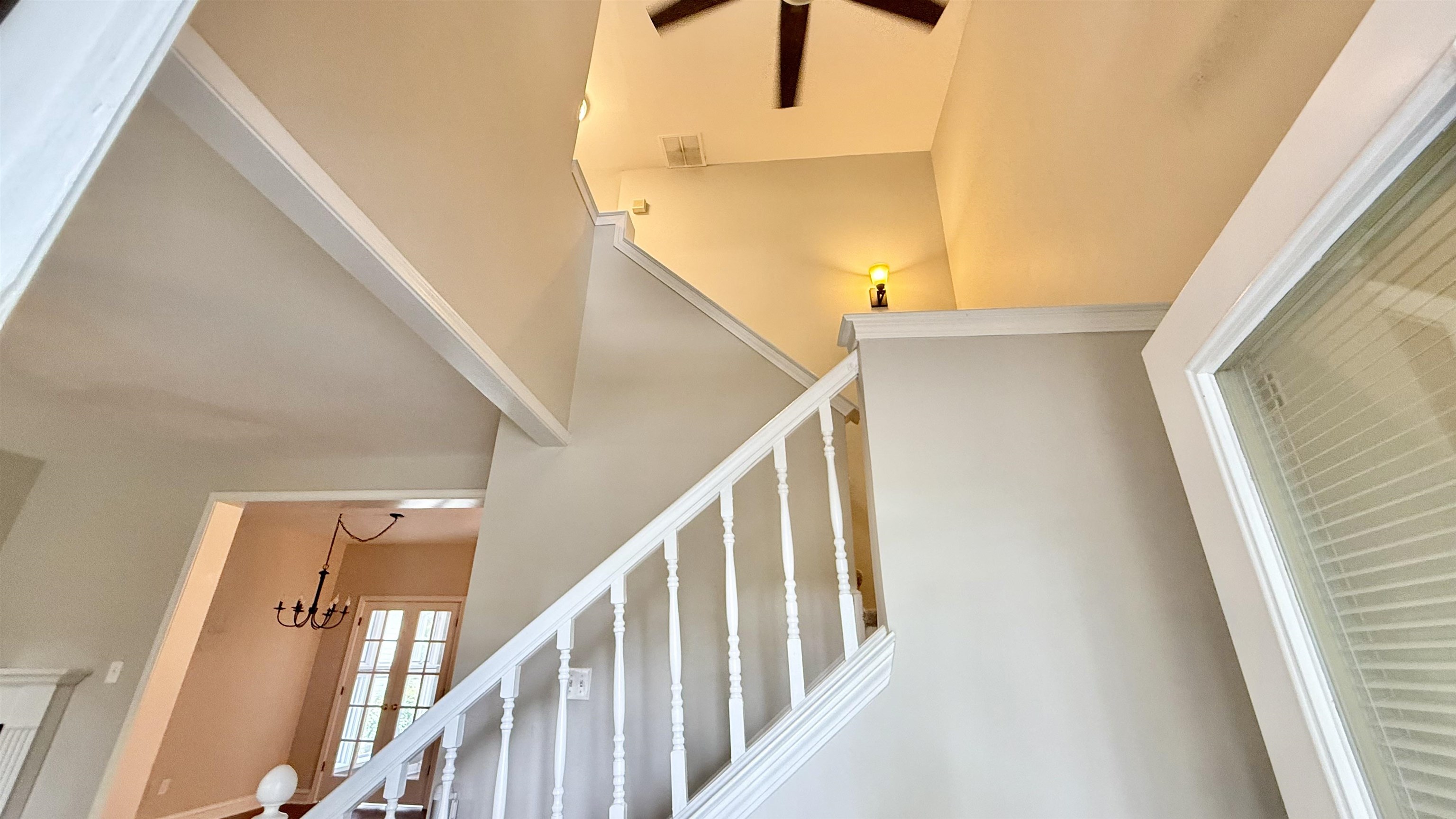 184 Marrakesh Circle Memphis, TN 38103 - Photo 4 of 34 a view of staircase with railing and white walls