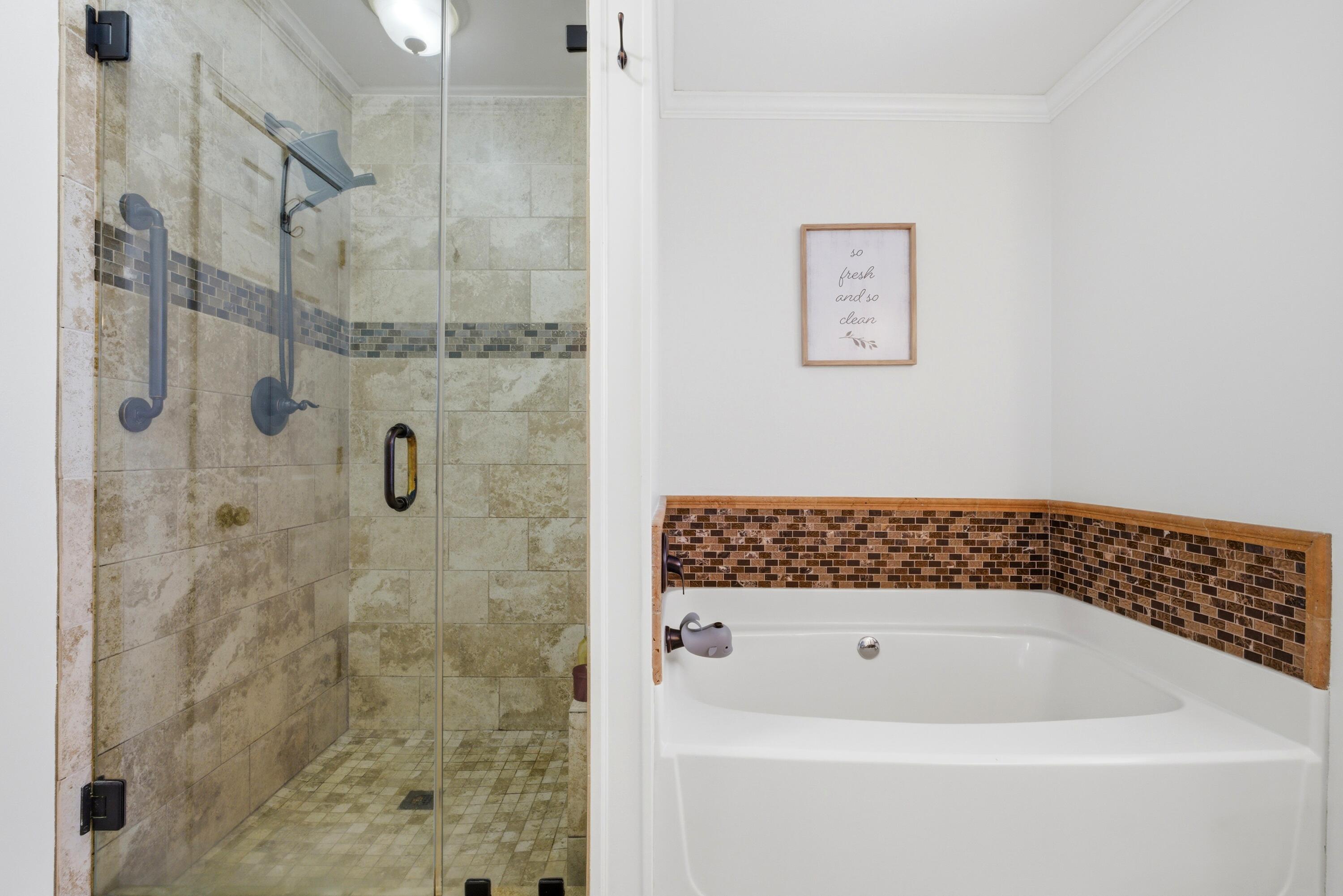 6032 Forest Green Road Pensacola, FL 32505 - Photo 17 of 37 Primary Ensuite