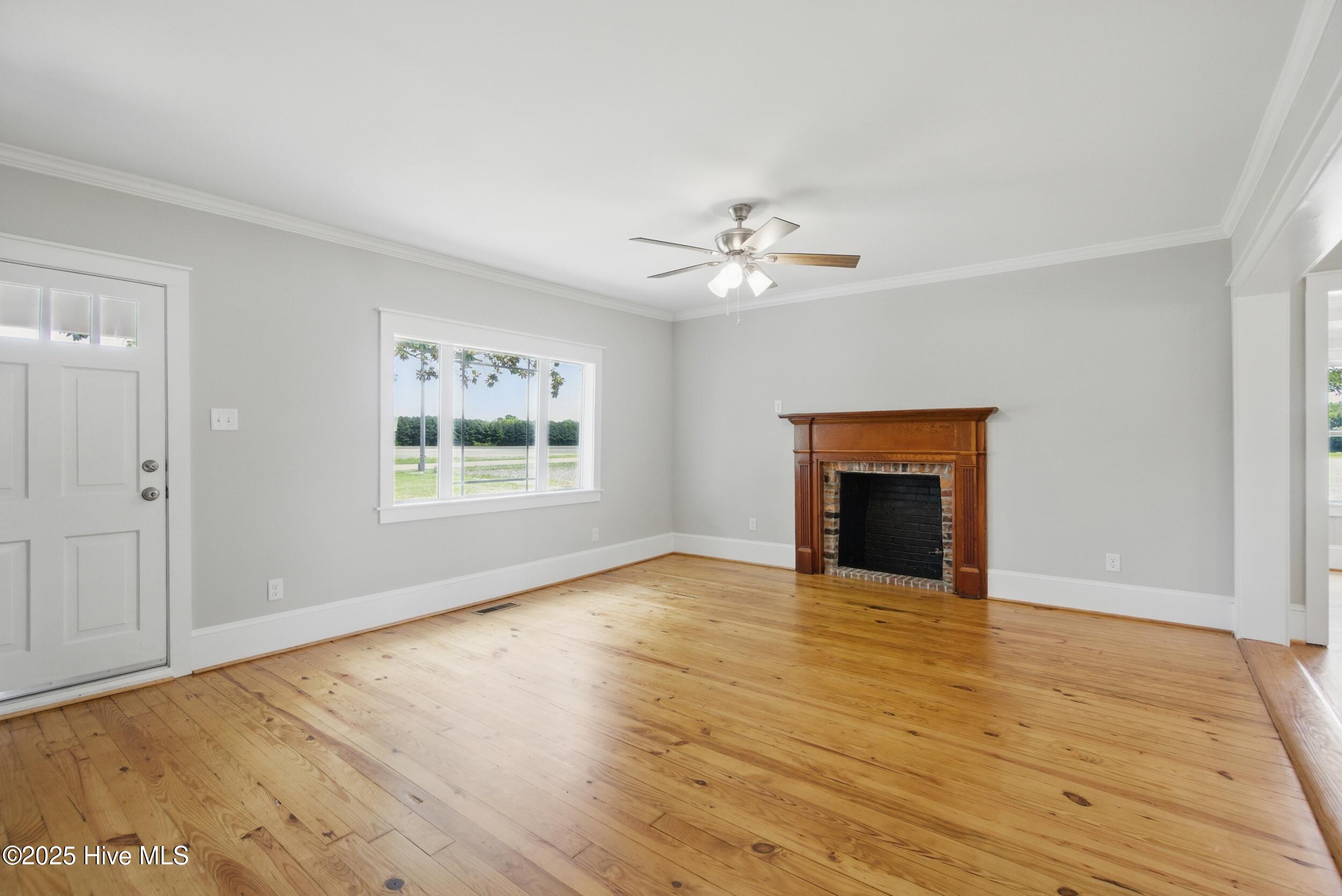 257 Evans-Bass Road Edenton, NC 27932 - Photo 12 of 51 Living Room -- Open to the kitchen