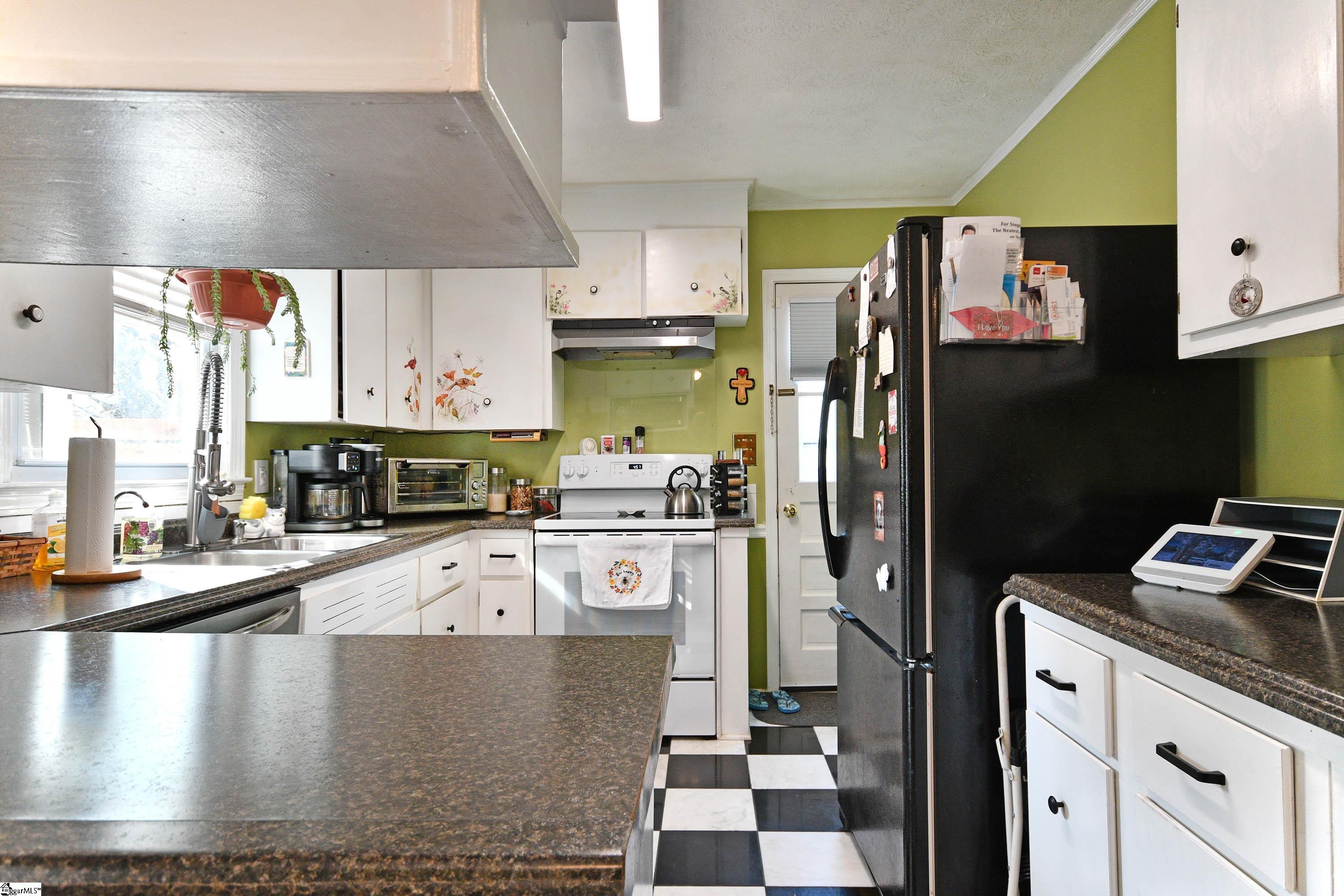 212 Brookmere Road Simpsonville, SC 29681 - Photo 10 of 37 Gallery Image 10