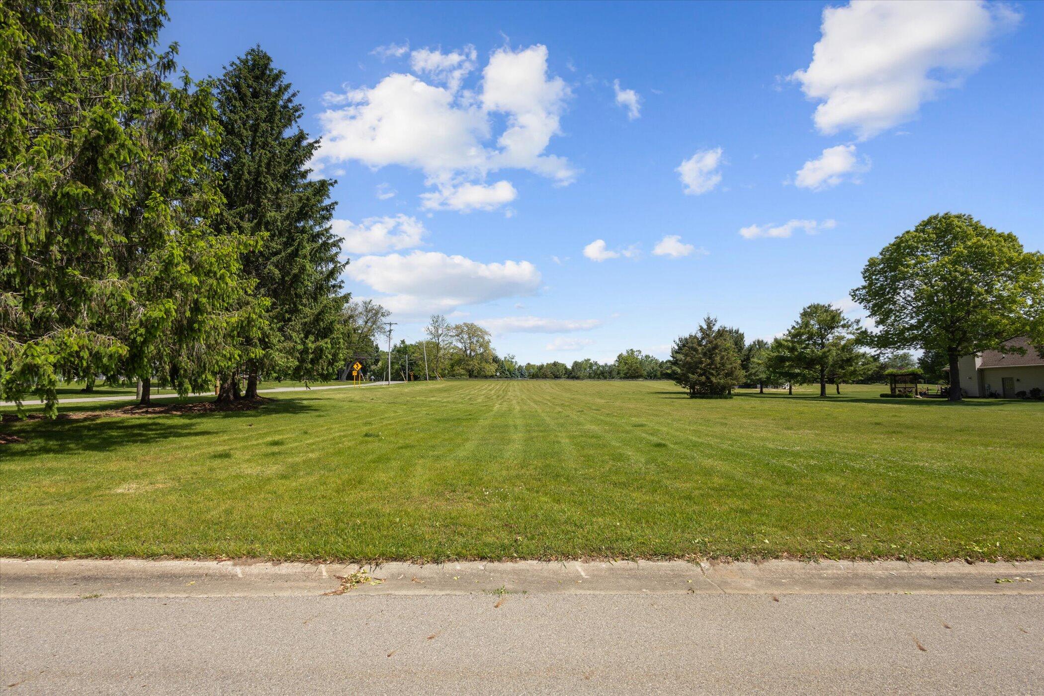 6000 Riverview Drive, Unit 17 Jackson, MI 49203 - Photo 17 of 20 17-Riverview-Jackson-MI-49201-WindowStil