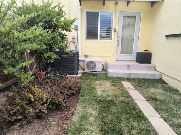 $1,800 | 20619 Cohasset Street, Winnetka, CA 91306