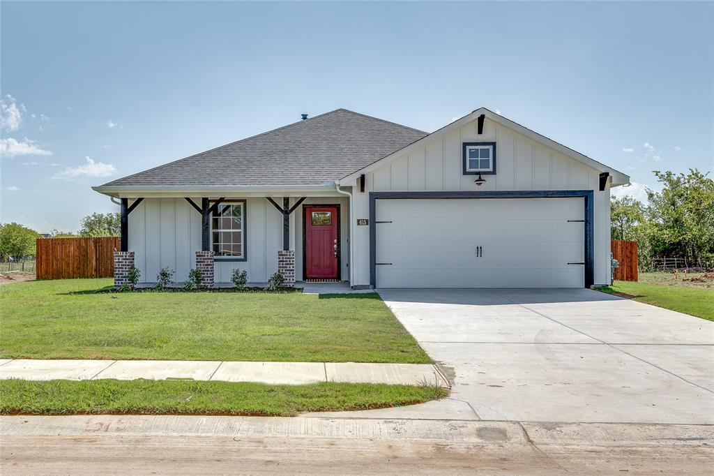 612 Finlee Way Tioga, TX 76271 - Photo 1 of 23 a front view of house with yard