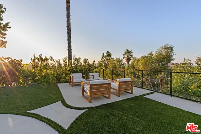 $20,000 | 18101 Green Meadow Drive, Encino, CA 91316