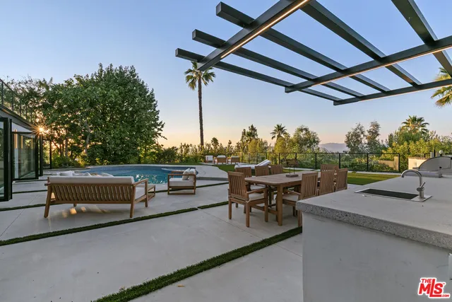 $20,000 | 18101 Green Meadow Drive, Encino, CA 91316