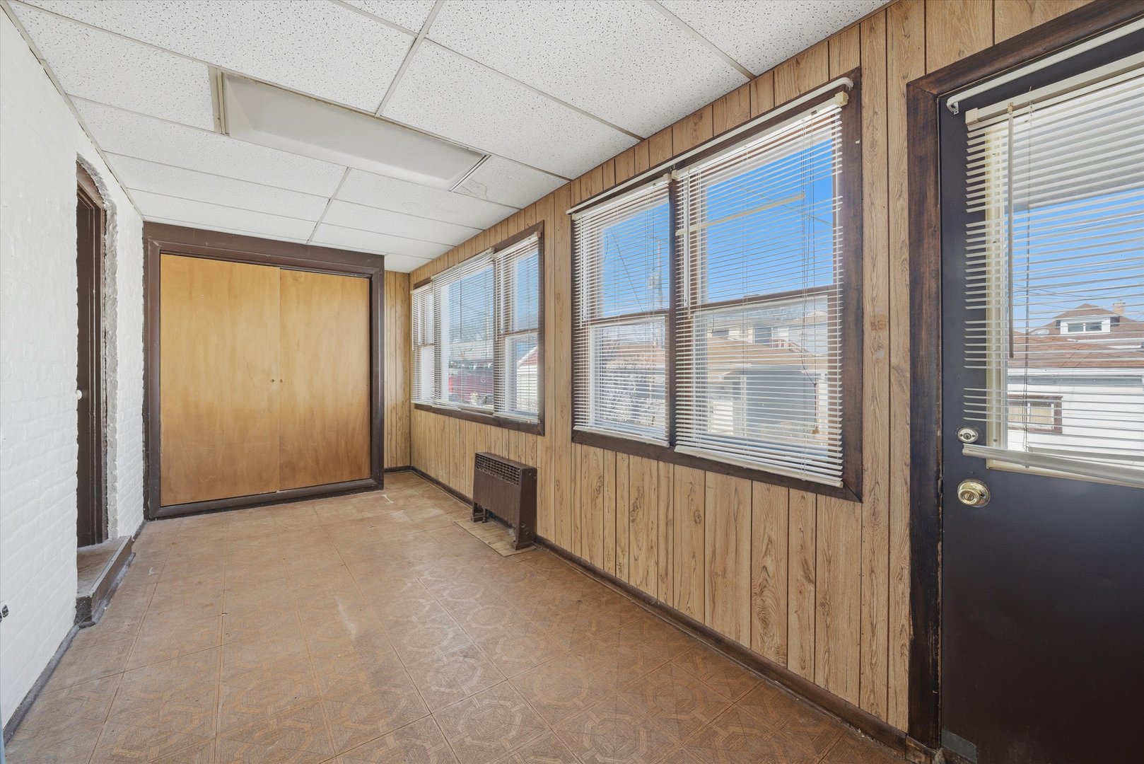3822 West 64th Street Chicago, IL 60629 - Photo 15 of 33 a view of an empty room with a window