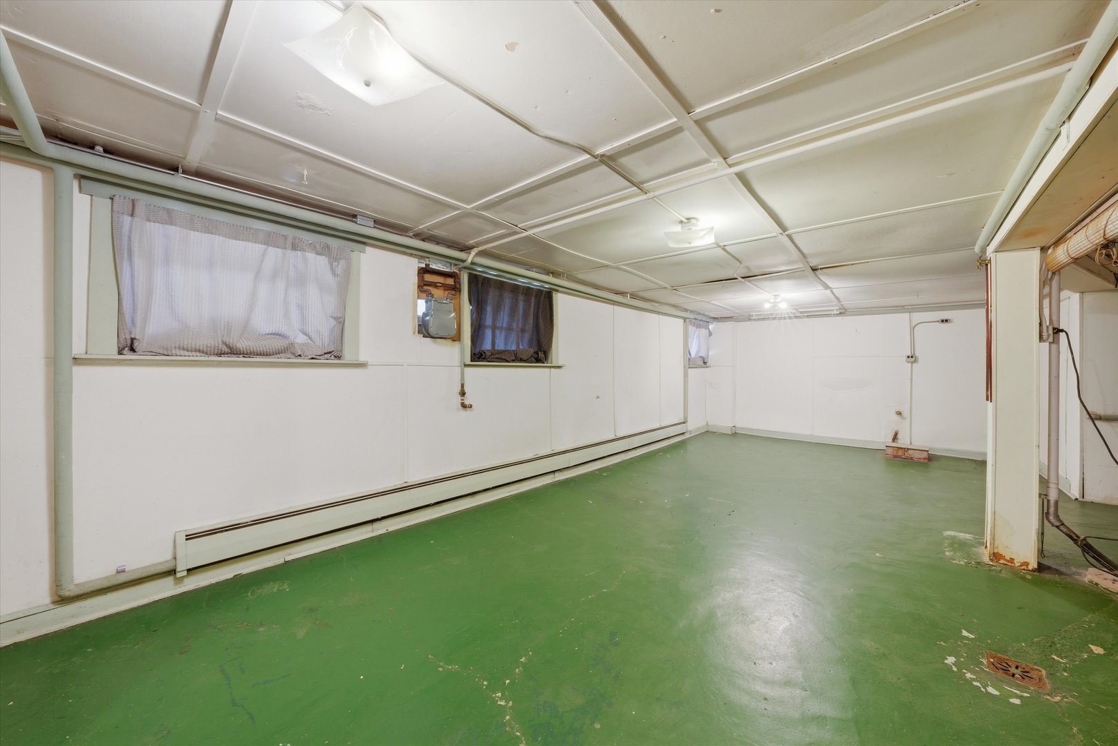 3822 West 64th Street Chicago, IL 60629 - Photo 22 of 33 a view of a garage