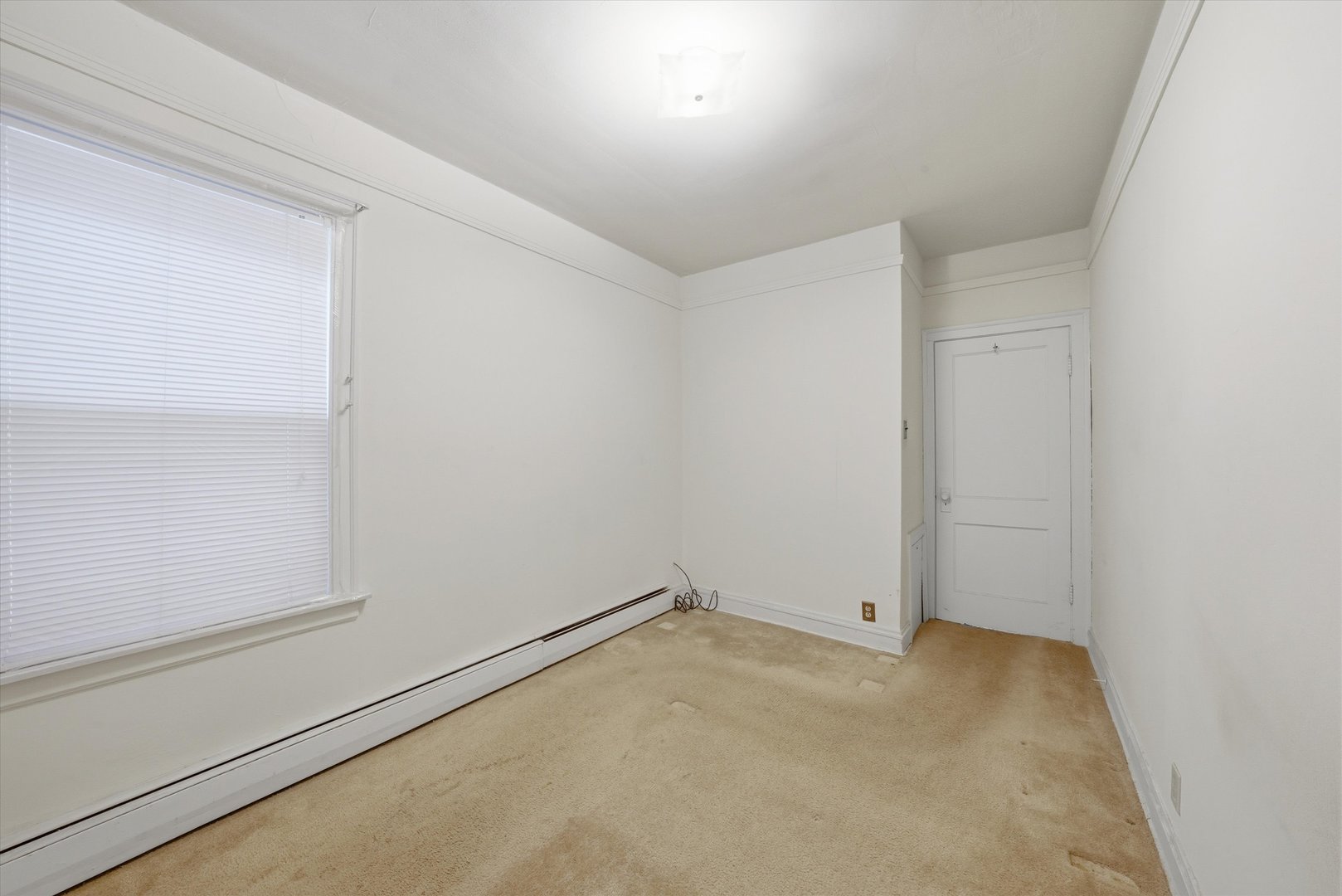 3822 West 64th Street Chicago, IL 60629 - Photo 10 of 33 a view of room