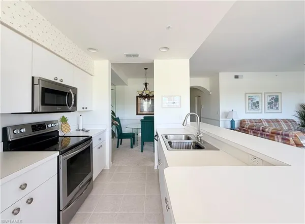 $275,000 | 8505 Naples Heritage Drive, Unit 133, Naples, FL 34112