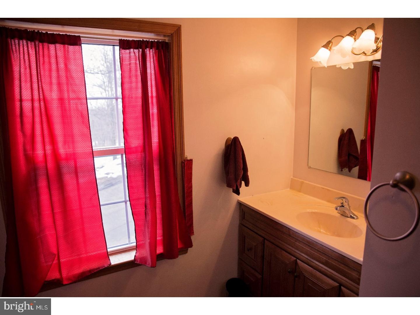 335 Deer Run Road Bechtelsville, PA 19505 - Photo 8 of 21 Bathroom