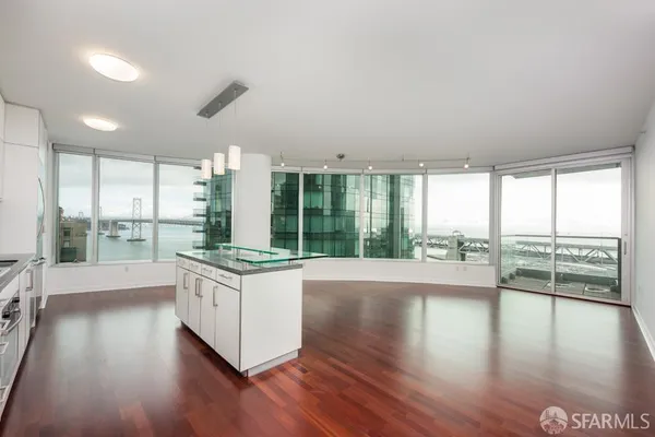 $8,500 | 301 Main Street, Unit 22D, San Francisco, CA 94105