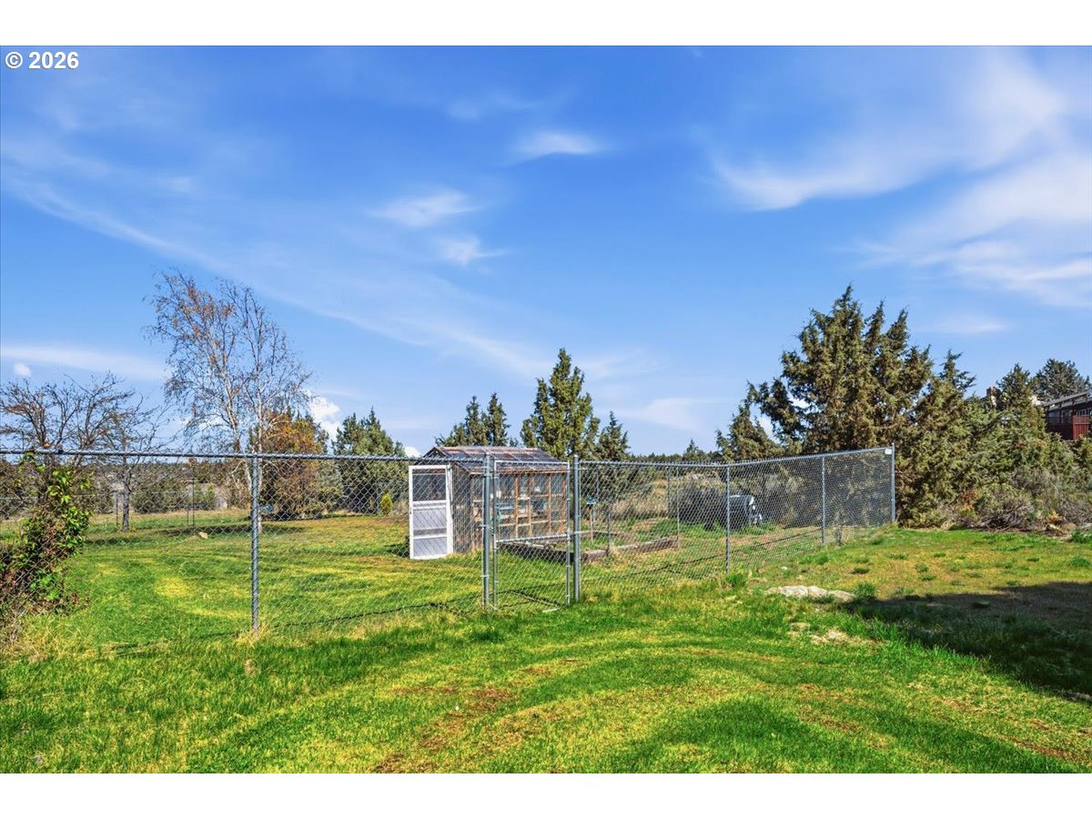 8818 Southwest Panorama Road Terrebonne, OR 97760 - Photo 41 of 46 a garden view