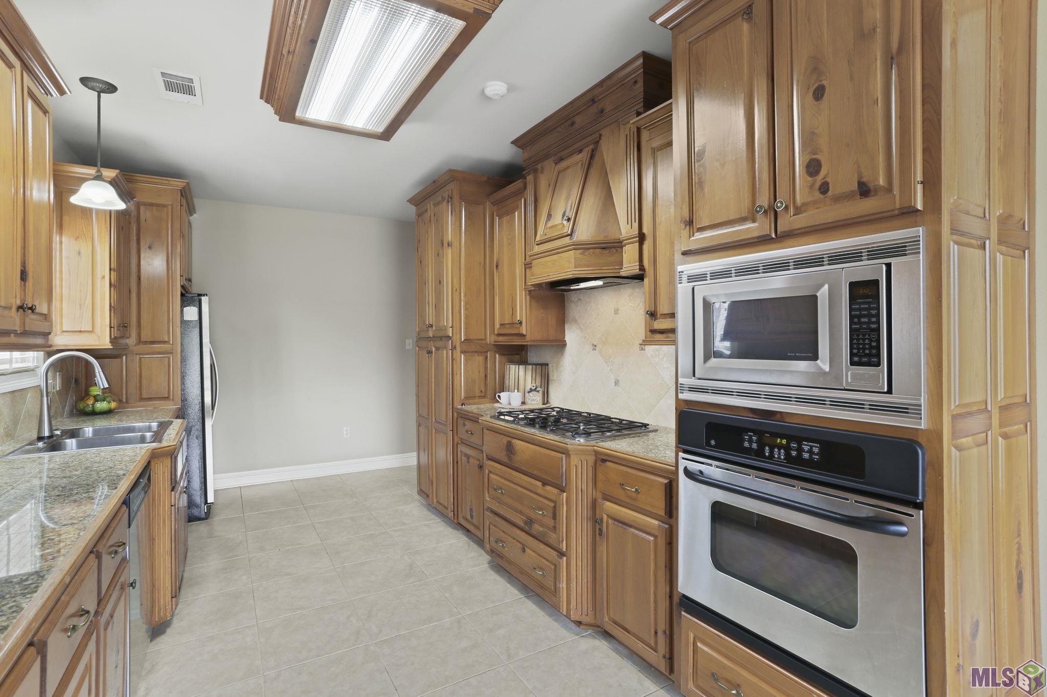 2121 Springstone Drive Baton Rouge, LA 70810 - Photo 8 of 16