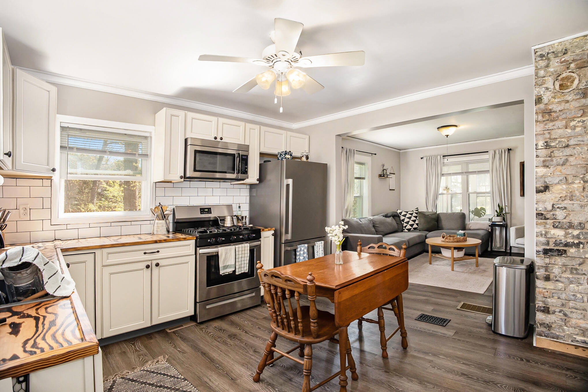 314 North Mill Iron Road Muskegon, MI 49442 - Photo 3 of 26 Kitchen